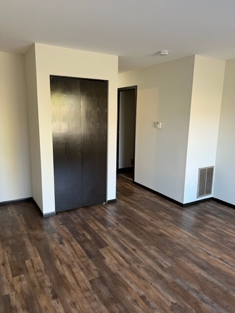 Building Photo - 2776 N Robinson Dr