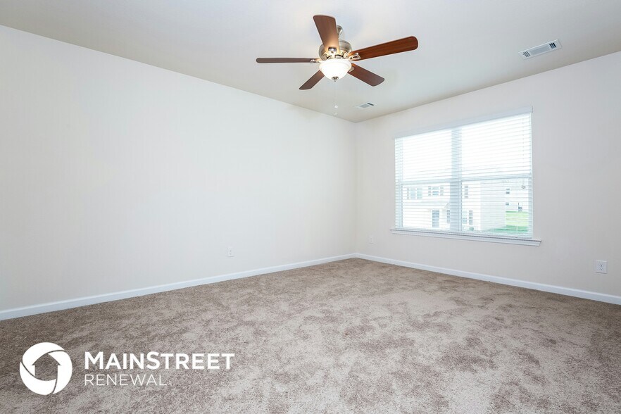 Building Photo - 2515 Queen Bee Dr
