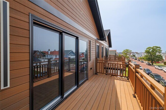 Building Photo - 622 W Penn St