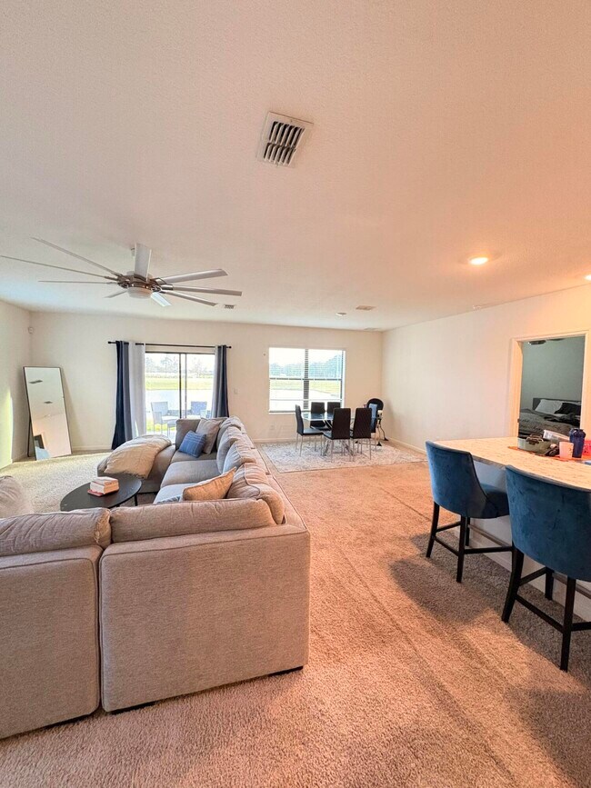 Building Photo - 5619 Delight Dr