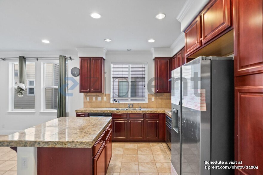 Building Photo - 1644 Salamoni Ct