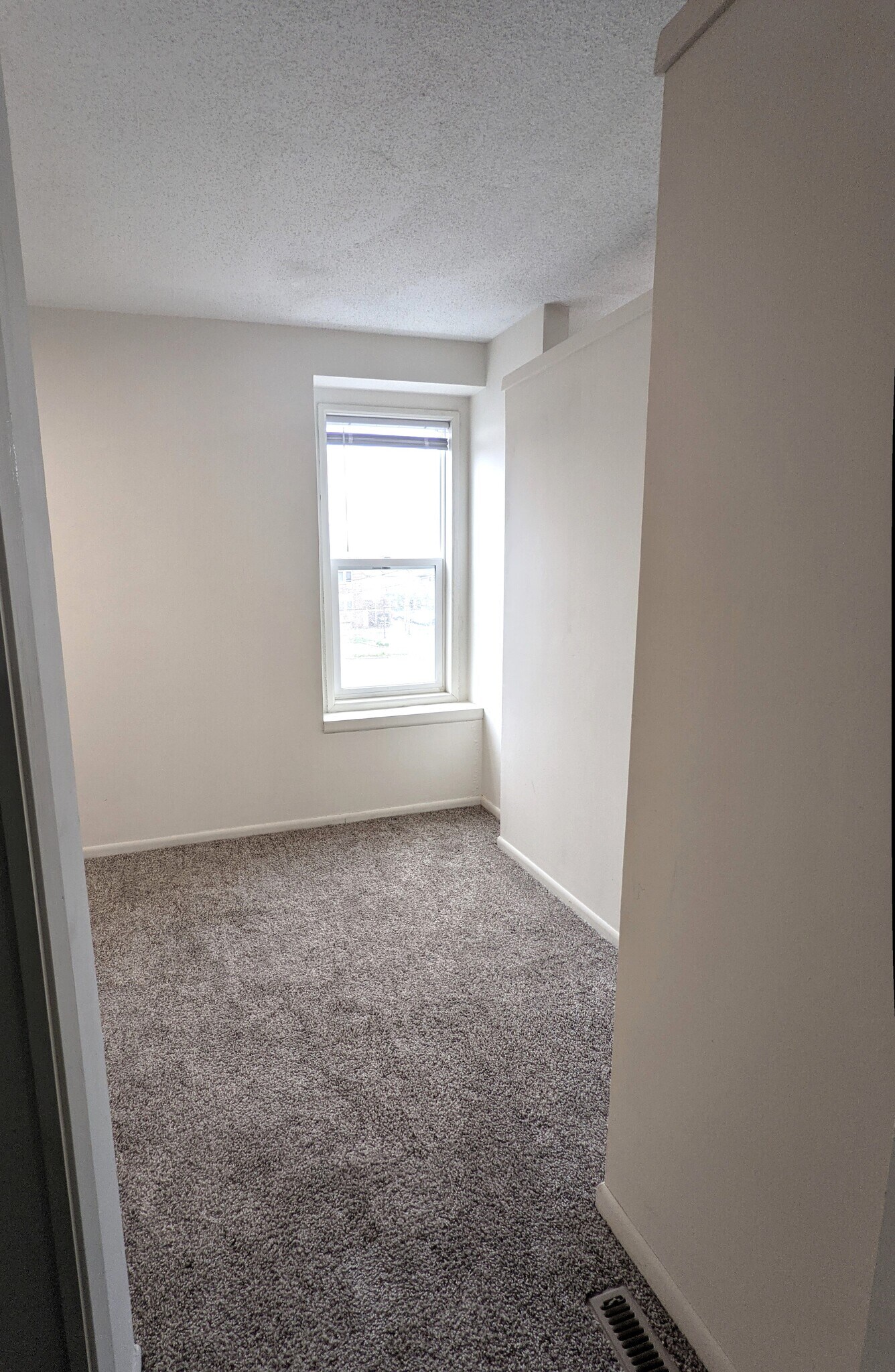 Building Photo - 407 Vermillion St