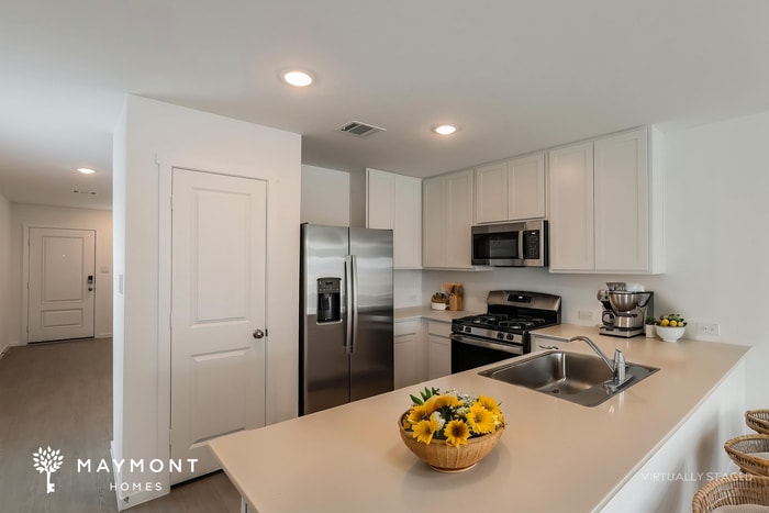 Building Photo - 2408 Shady Grv