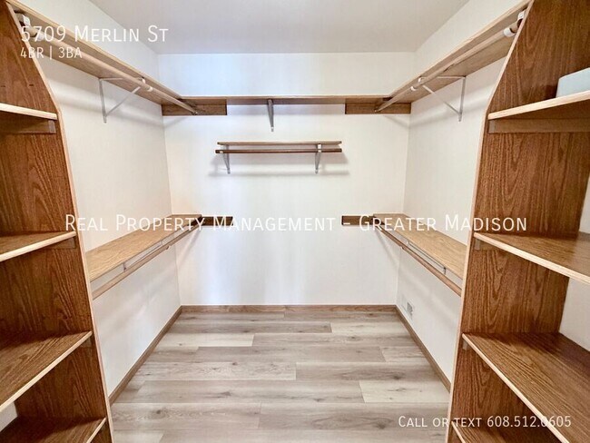 Building Photo - 5709 Merlin St