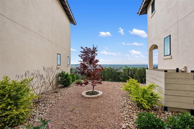 Building Photo - 403 Rose Branch Way