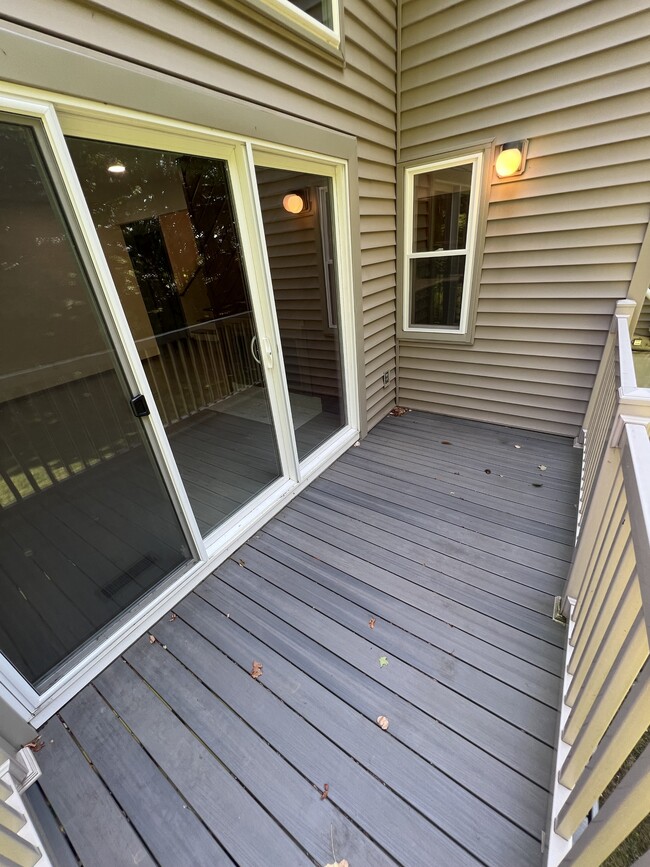 Building Photo - 3633 E Meadows Ct