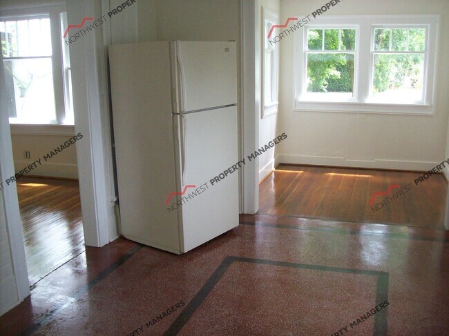 Building Photo - r191f