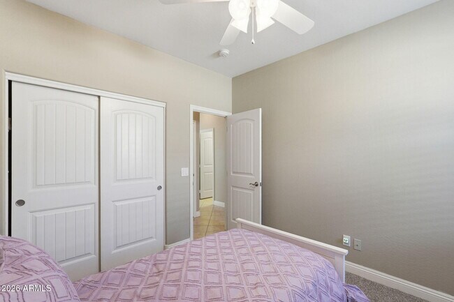 Building Photo - 1630 W Paisley Dr