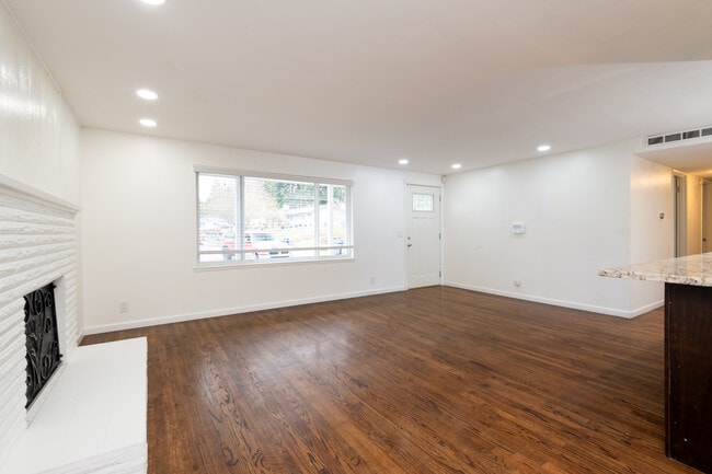 Building Photo - 31750 7th Pl S