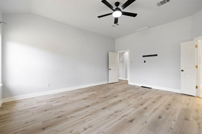 Building Photo - 502 Sherwood Ct
