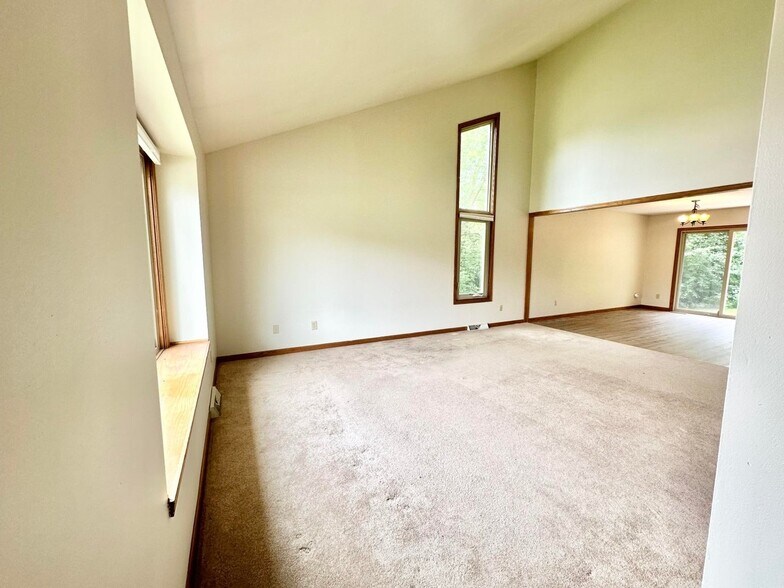 Building Photo - 1456 Meadowcreek Ct