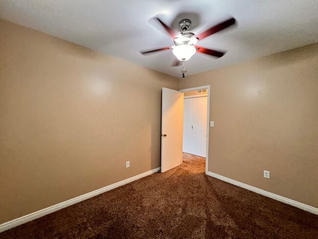 Building Photo - SOUTHWEST BAKERSFIELD