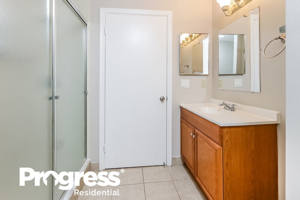 Building Photo - 1725 Shoreside Cir