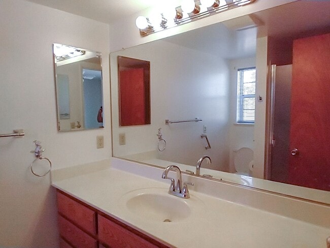 Building Photo - MOVE IN SPECIAL $500 OFF FIRST MONTHS RENT