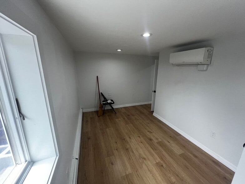 Building Photo - 25 Spruce St