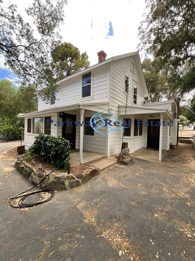 Primary Photo - Charming 3 Bedroom House in East Alpine