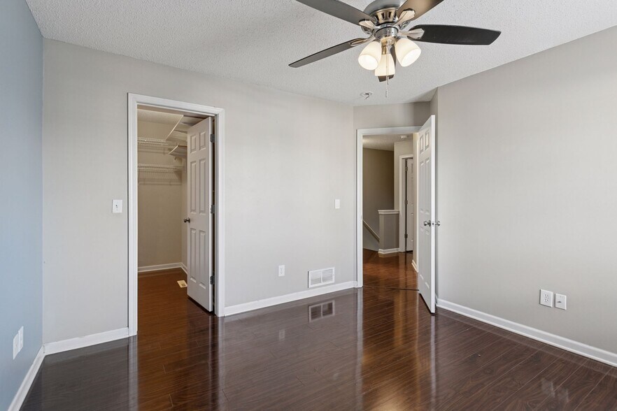 Building Photo - 1572 Peitz Ave