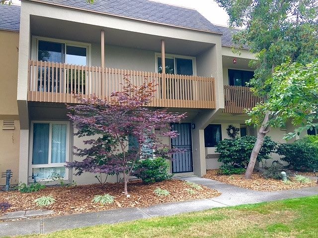 Building Photo - 3031 Flora Vista