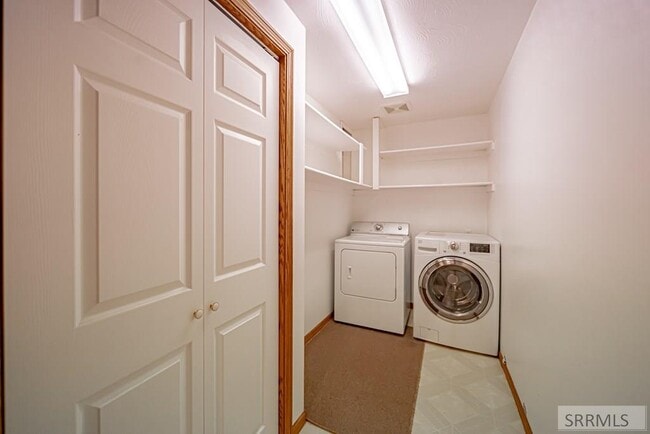 Building Photo - Sunnybrook