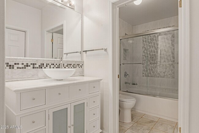 Building Photo - 5335 E Shea Blvd