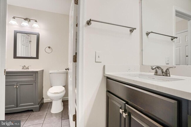 Building Photo - 6558 Ridgeborne Dr
