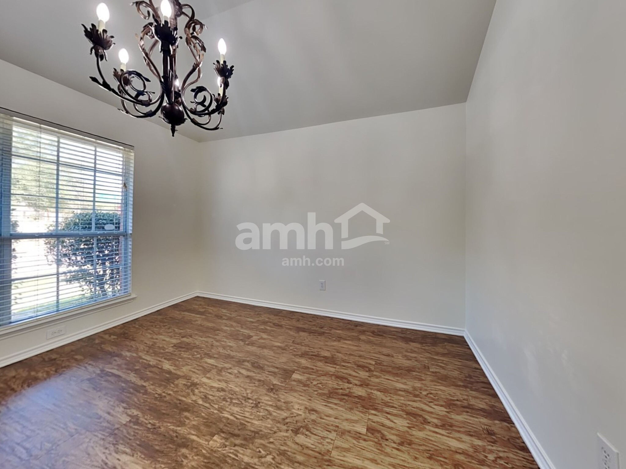 Building Photo - 8601 Lariat Cir