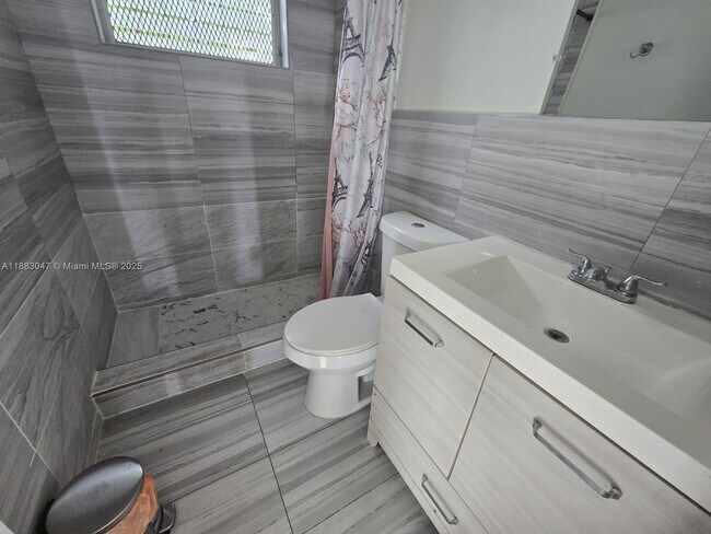 Building Photo - 71 NW 76th St