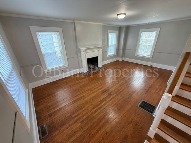 Building Photo - 114 S Sunset Dr