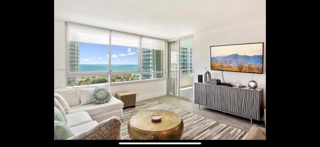 Building Photo - 400 S Pointe Dr