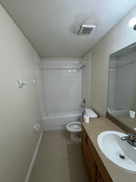 Building Photo - 211 East 12th Street