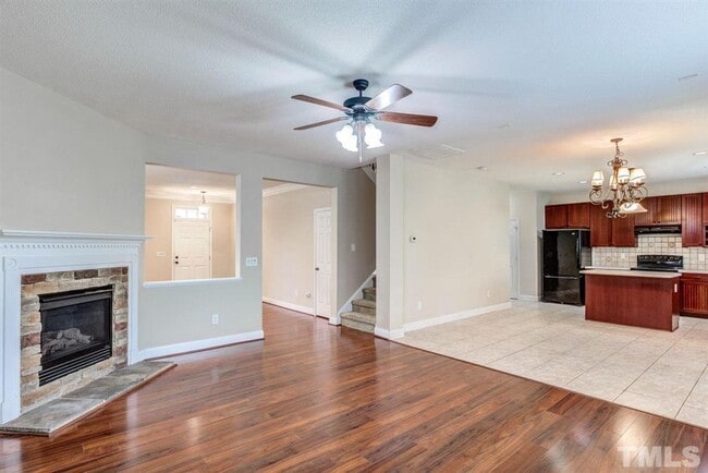 Building Photo - Beautiful 3 Bedroom Home w/Loft in Cary! - Available July 7th