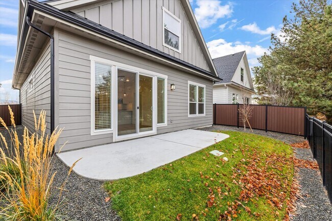 Building Photo - 3+3 Luxury Home in Eagle’s Prestigious Bellemeade Community