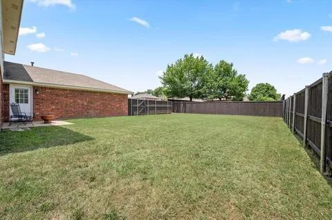 Building Photo - 1533 Tanglewood Dr