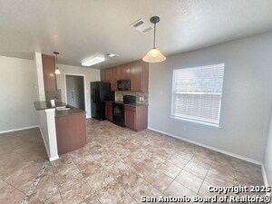 Building Photo - 2221 Lakeline Dr