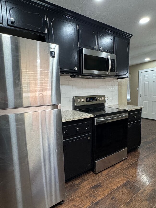 Building Photo - 117 SW 68th St