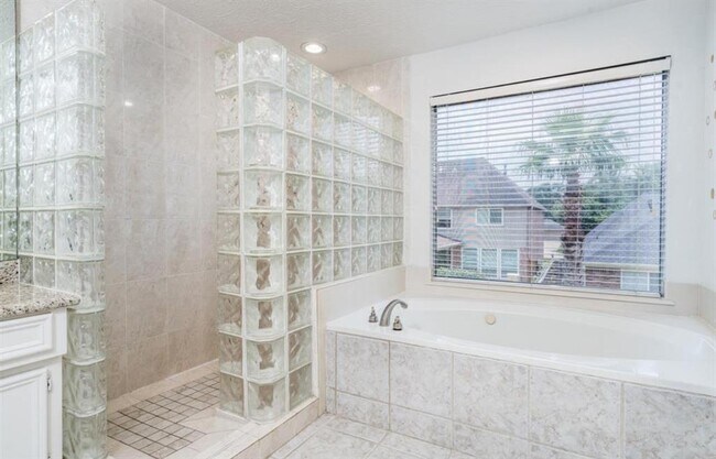 Building Photo - 14207 Vista Mar Ln