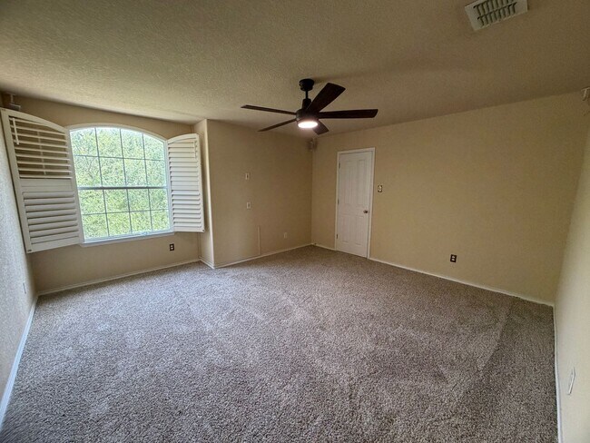 Building Photo - 9103 Rainbow Creek