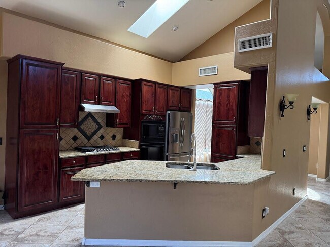 Building Photo - 6602 W Molly Ln