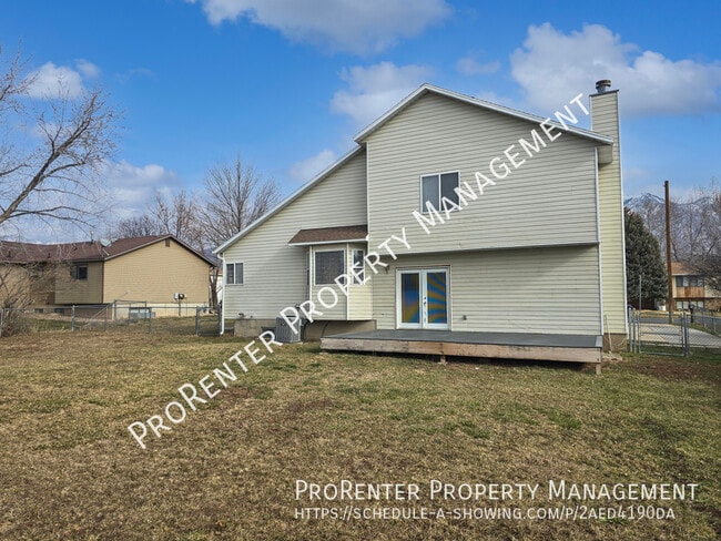 Building Photo - 1401 Ash Dr