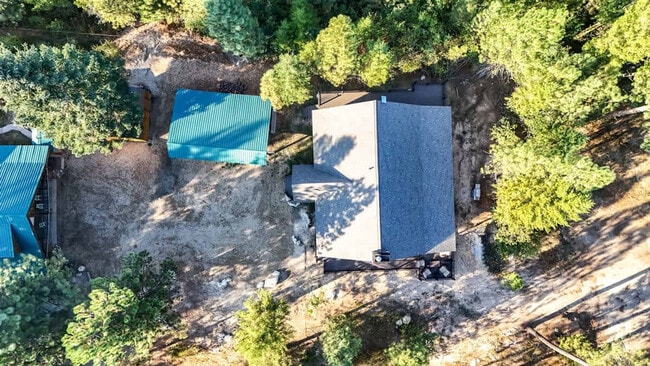 Building Photo - 18 Spur Dr