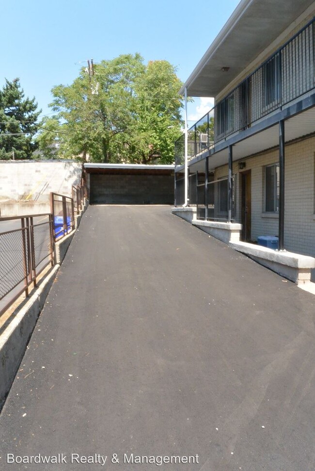 Building Photo - 675 E 5th Ave