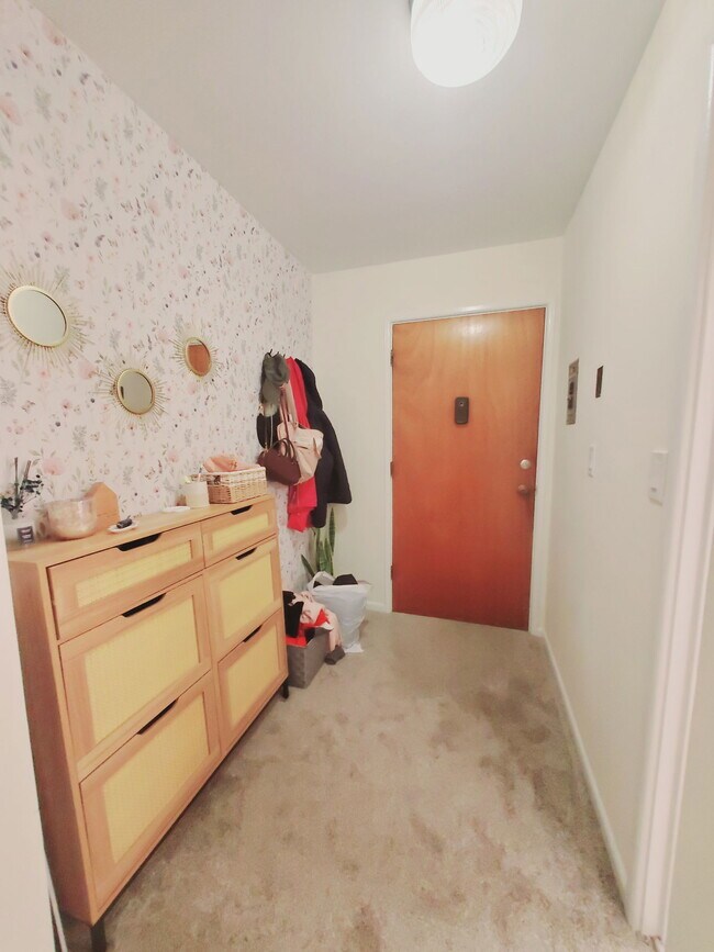 Building Photo - 960 Hope St