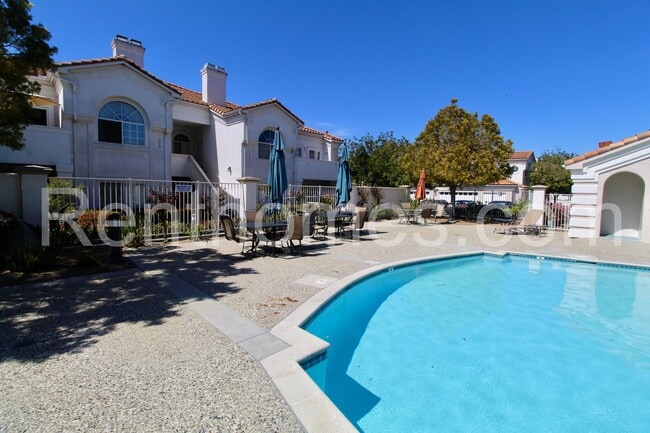 Building Photo - San Marcos, 1897 Matin Circle #217 - Great location! Close to shopping, restaurants, and easy acc...