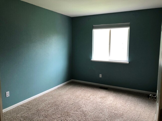 Building Photo - Immaculate Four bed three bath tri-level home in Brandywine with finished basement!