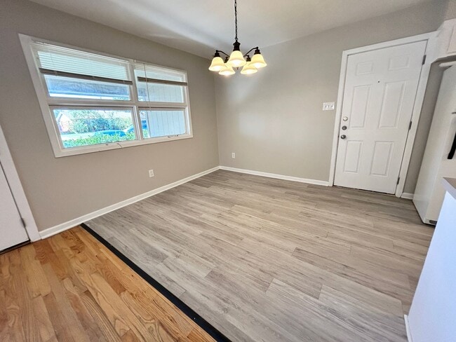 Building Photo - Cute 3-Bedroom in Central Lubbock!