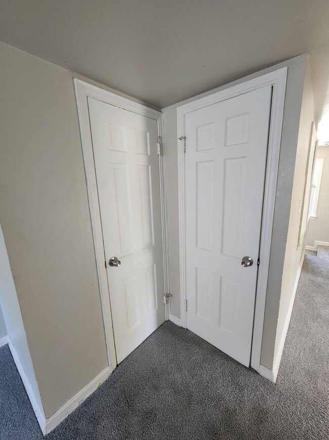 Building Photo - Charming 3-Bedroom Property in Prime Location