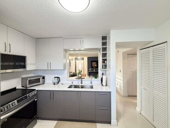 Building Photo - 7265 NW 173rd Dr