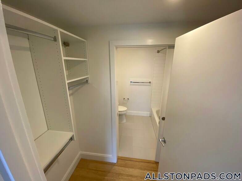 Building Photo - 40 Malvern St