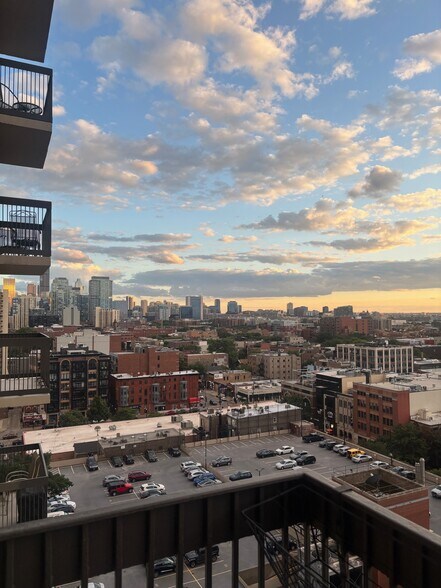 View from balcony - 1660 N La Salle Dr