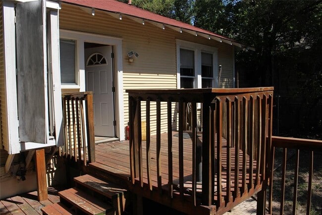 Building Photo - 2826 Salado St